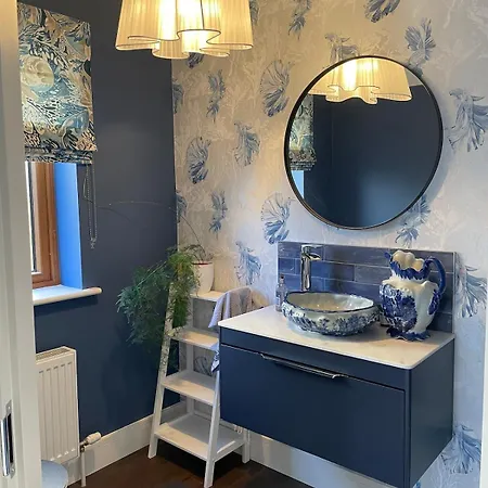 Dom wakacyjny Ev Friendly & Stylish Sleeps 7