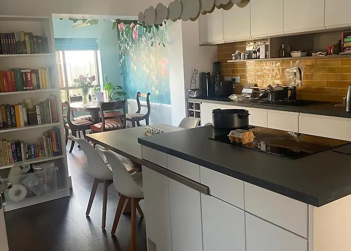 Ev Friendly & Stylish Sleeps 7