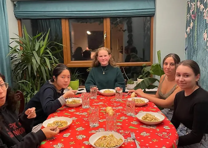 Ev Friendly & Stylish Sleeps 7 Tatil Evi *